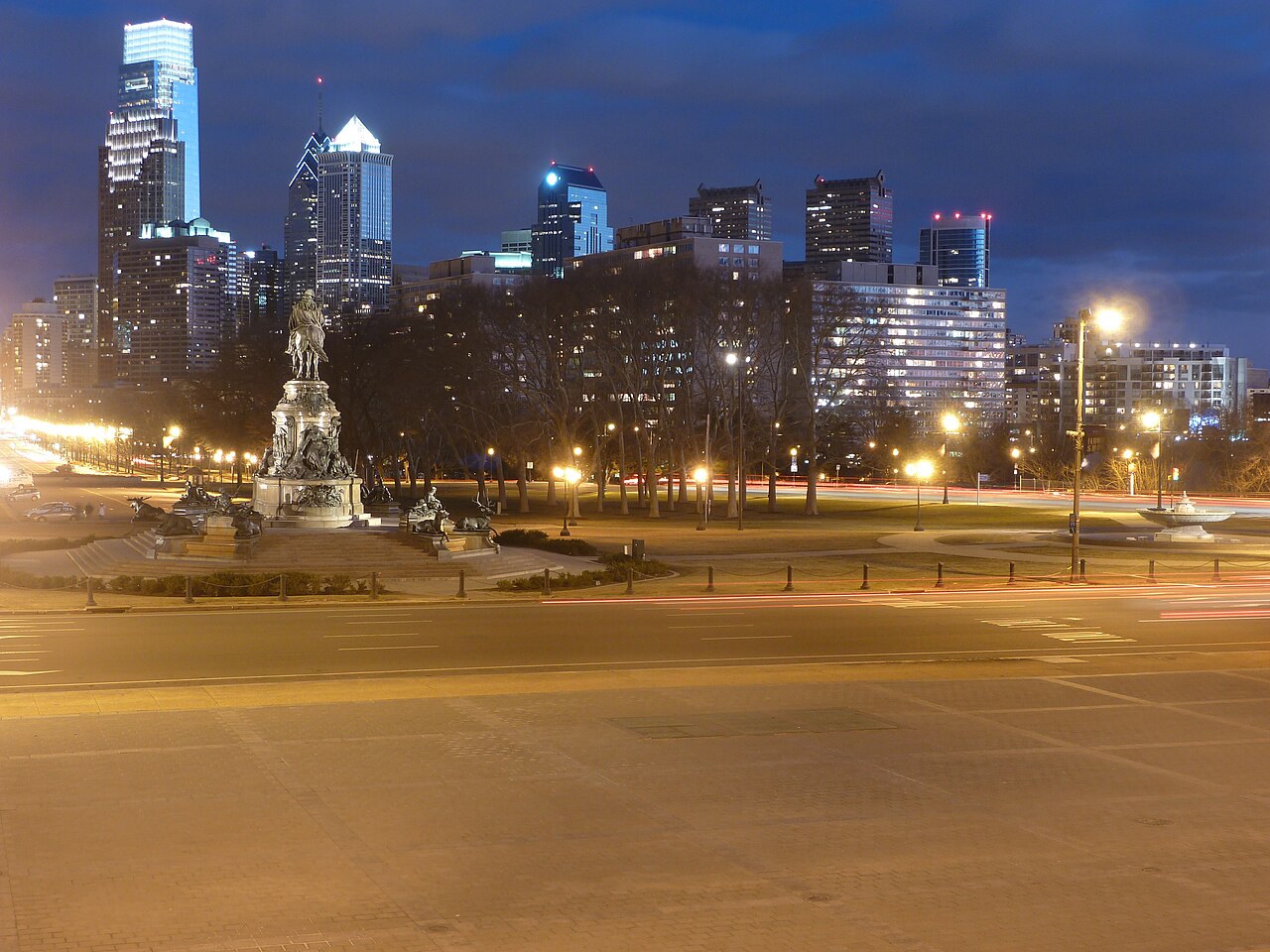 Philadelphia business district skyline from the Museum of Art in 2011